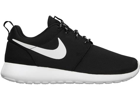 nike roshe run size 12